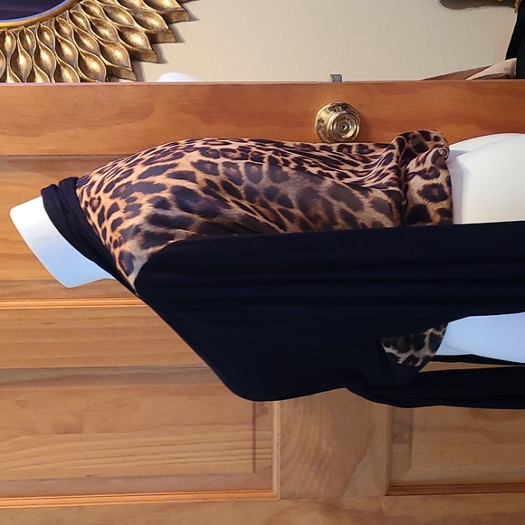 Black Sleeved Leopard Print Shrug - Picture 3 of 5